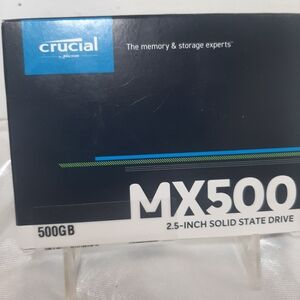 Crucial MX500 500GB SSD - Blue and Black